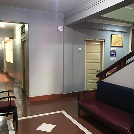 Hotel Satkar Cafeteria 贝尔高姆 外观 照片
