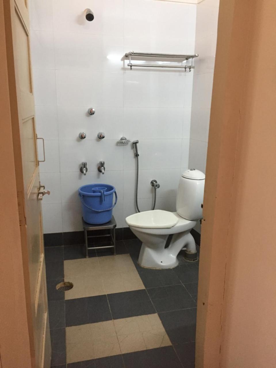 Hotel Satkar Cafeteria 贝尔高姆 外观 照片