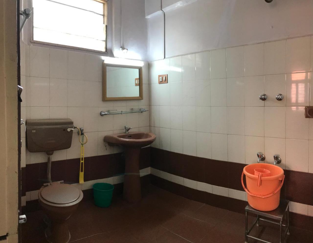 Hotel Satkar Cafeteria 贝尔高姆 外观 照片