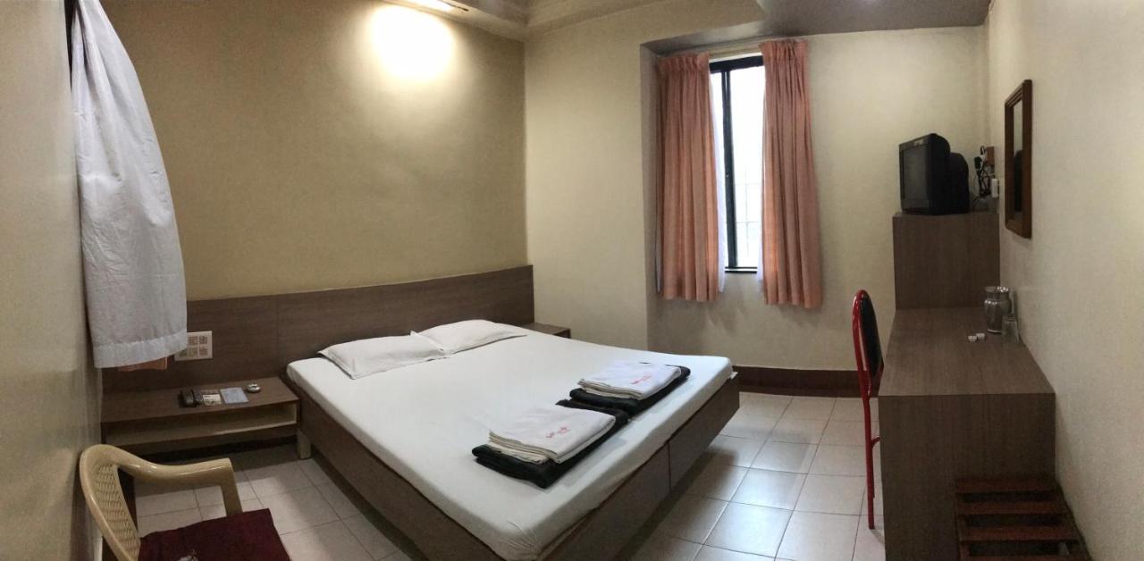Hotel Satkar Cafeteria 贝尔高姆 外观 照片