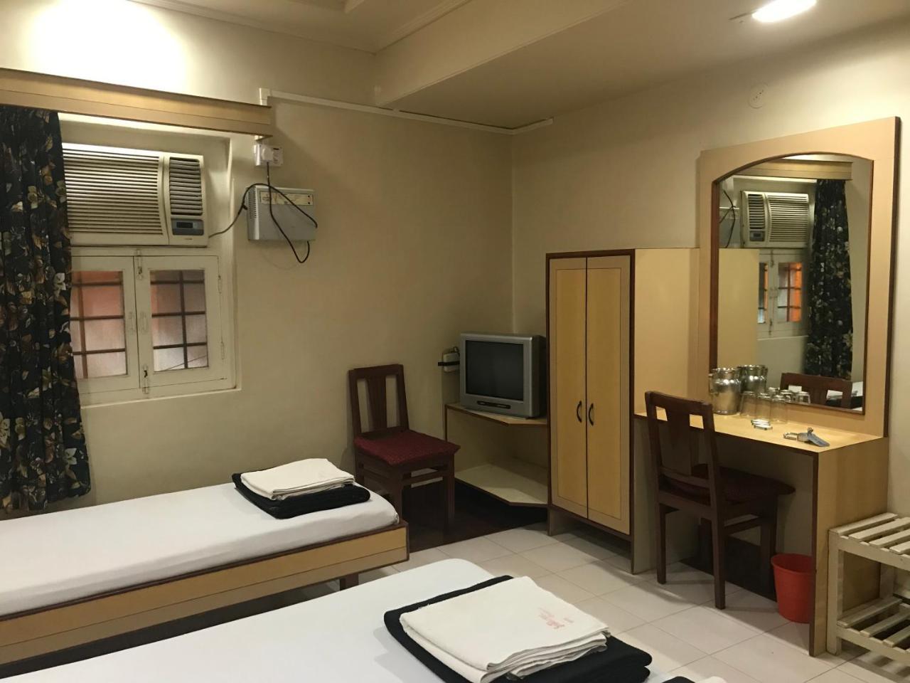 Hotel Satkar Cafeteria 贝尔高姆 外观 照片