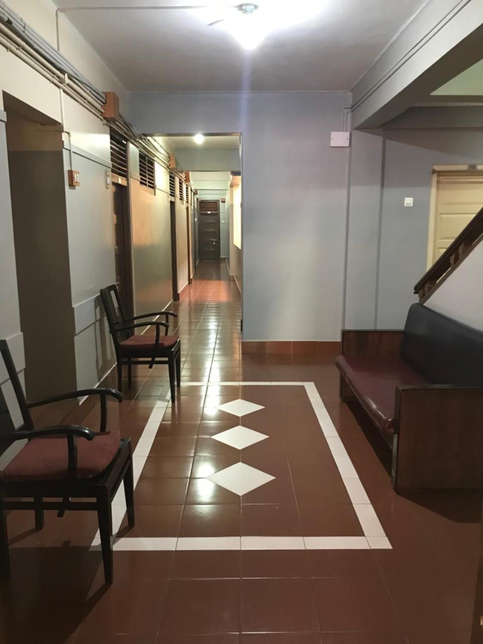 Hotel Satkar Cafeteria 贝尔高姆 外观 照片